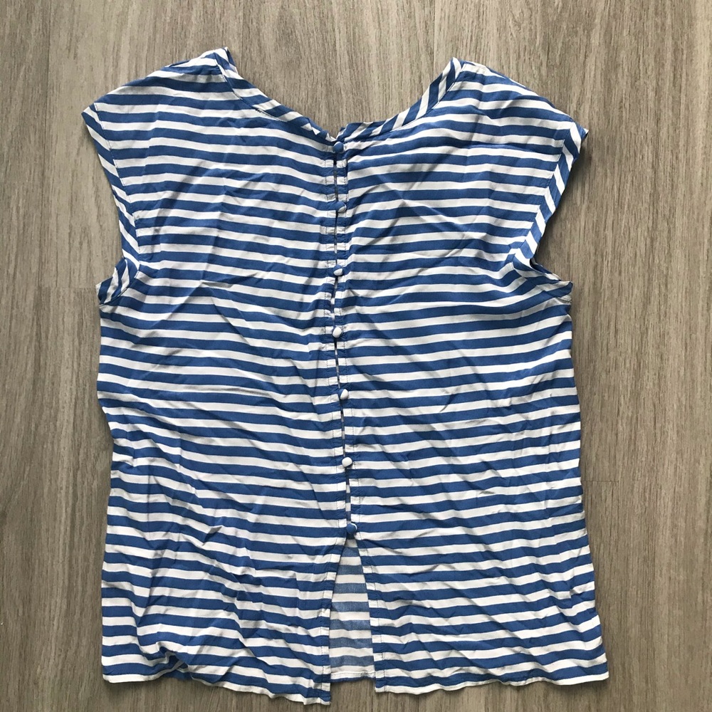 Horizontal Stripe Button-up Back